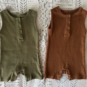 Set of Two Sleeveless Baby Rompers in Olive and Sienna